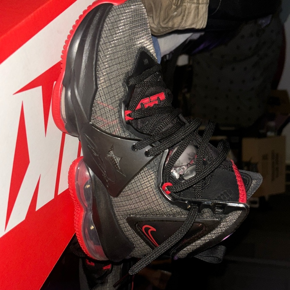 Size 5 LeBron 19